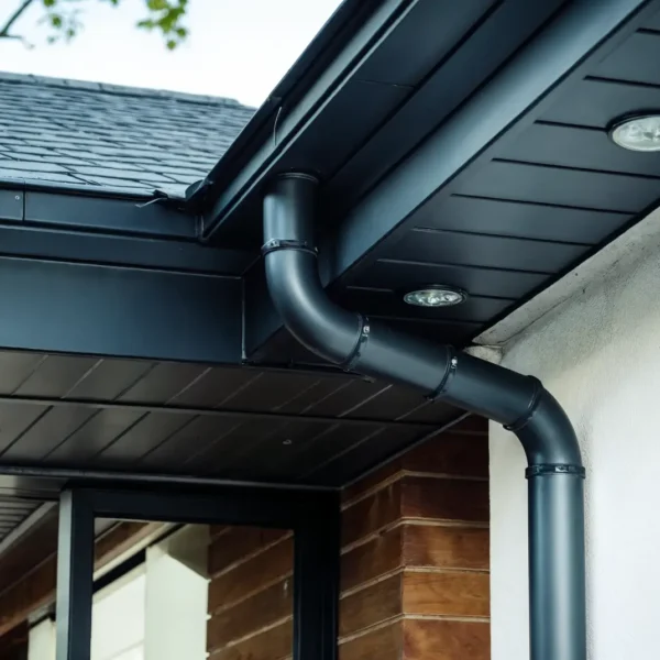 422614302black gutters house1410957 1074672